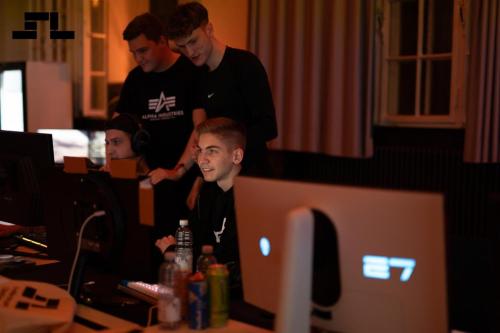 Schiller_Lan_09_85
